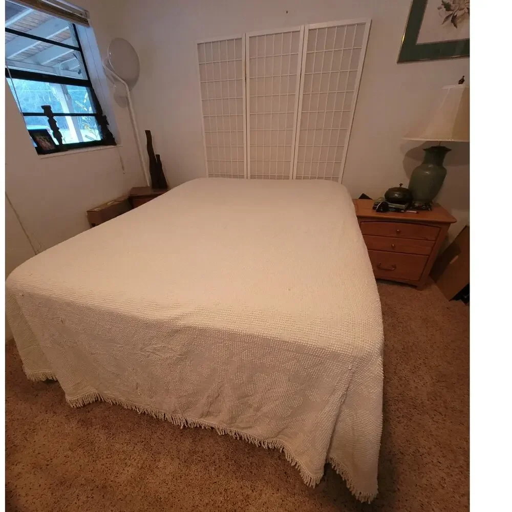 Vintage Bates Cream Cotton Bedspread - Double (Full) or Queen Size